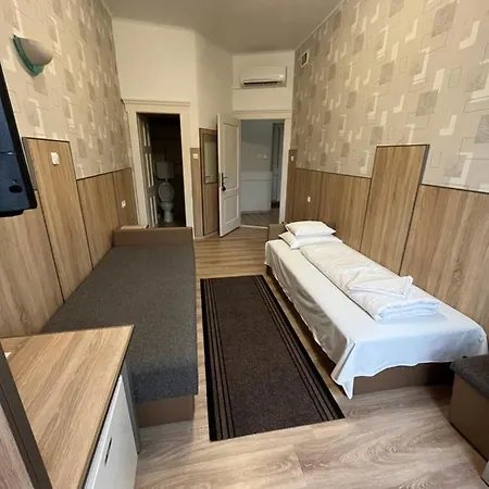 Bed and Breakfast Korona Panzio à Mateszalka Extérieur photo