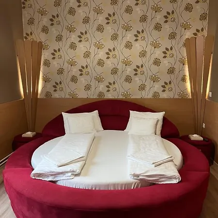 Bed and Breakfast Korona Panzio à Mateszalka Extérieur photo